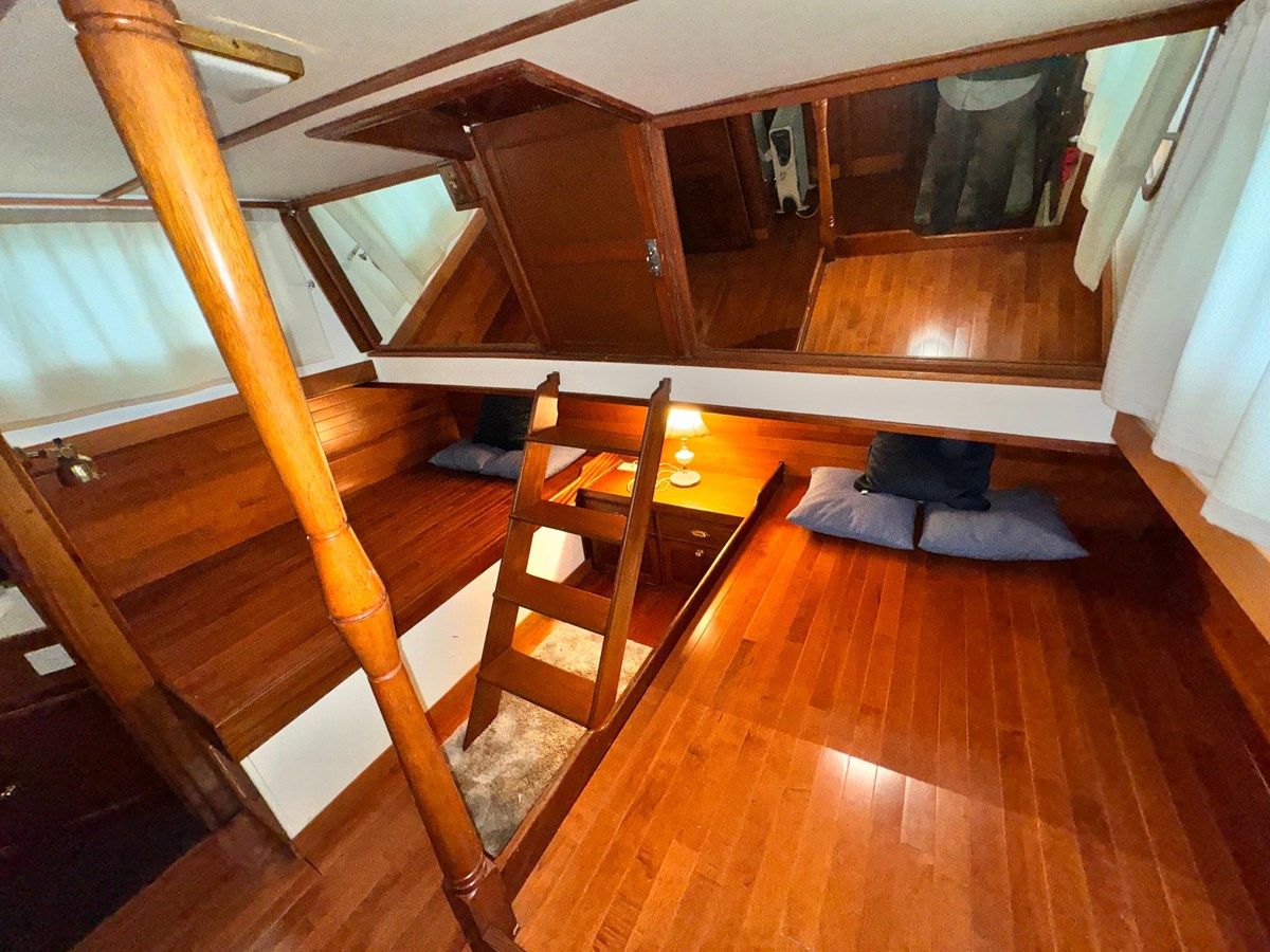 Купить яхту 1976 Californian Aft Cabin 42 в Shestakov Yacht Sales