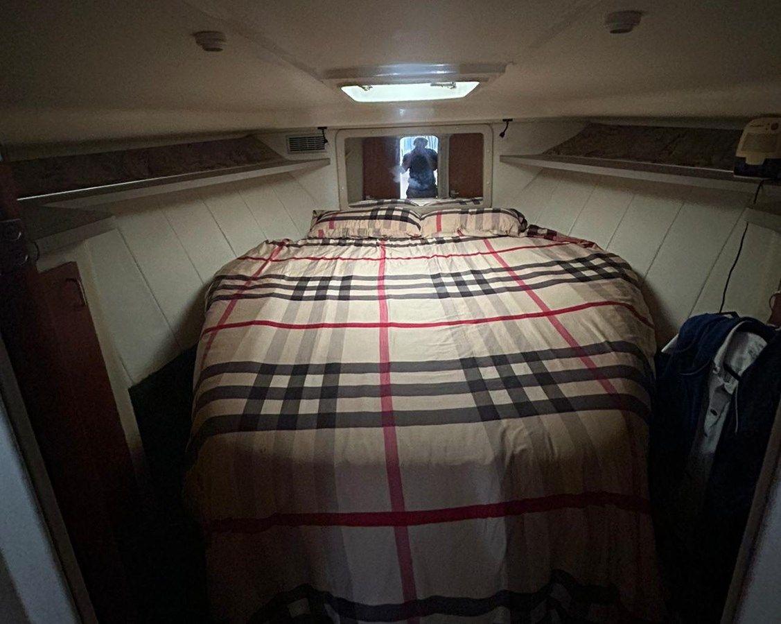 best yacht sales deals 1993 Mainship 40 Sedan Bridge