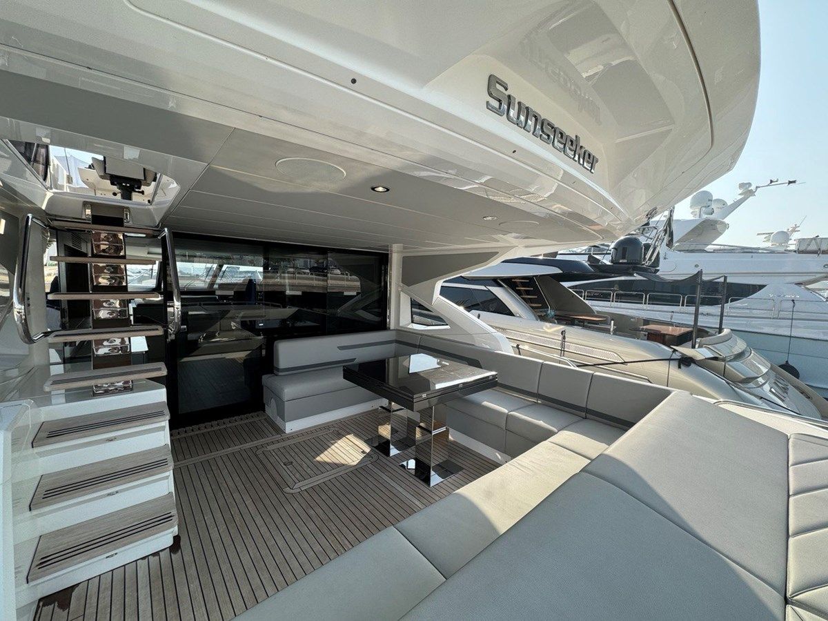 Купить яхту Sunseeker 74 Sport Yacht 74 Sport Yacht в Shestakov Yacht Sales