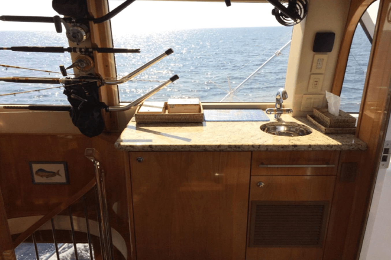 Buy a yacht Makaira 2004