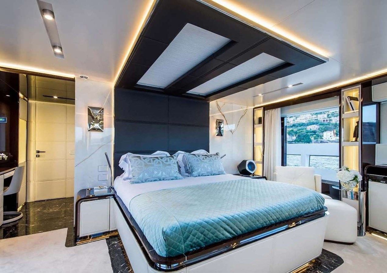 best yacht sales deals DREAMLINE 35