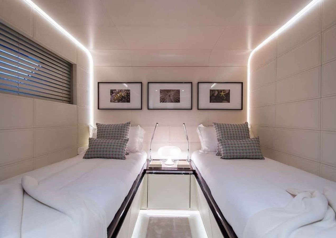 Buy a yacht DREAMLINE 35 2025