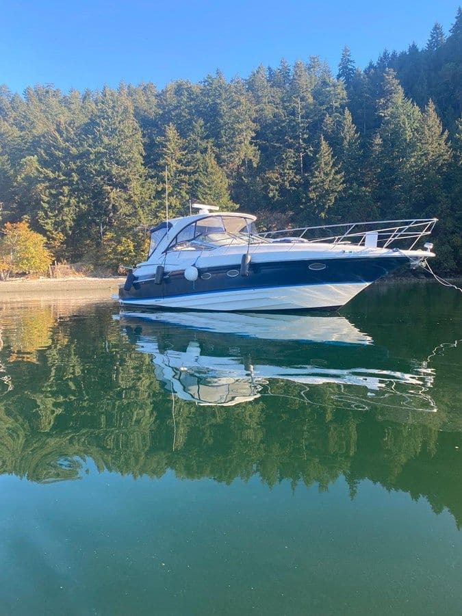 best yacht sales deals 2005 Regal Commodore 4260 44