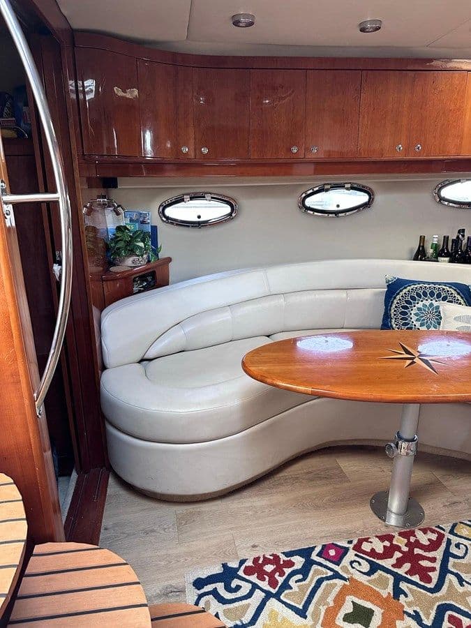 Buy a yacht 2005 Regal Commodore 4260 Commodore 4260