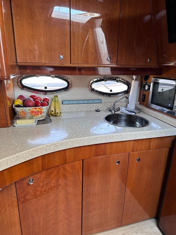 2005 Regal Commodore 4260 yacht sale