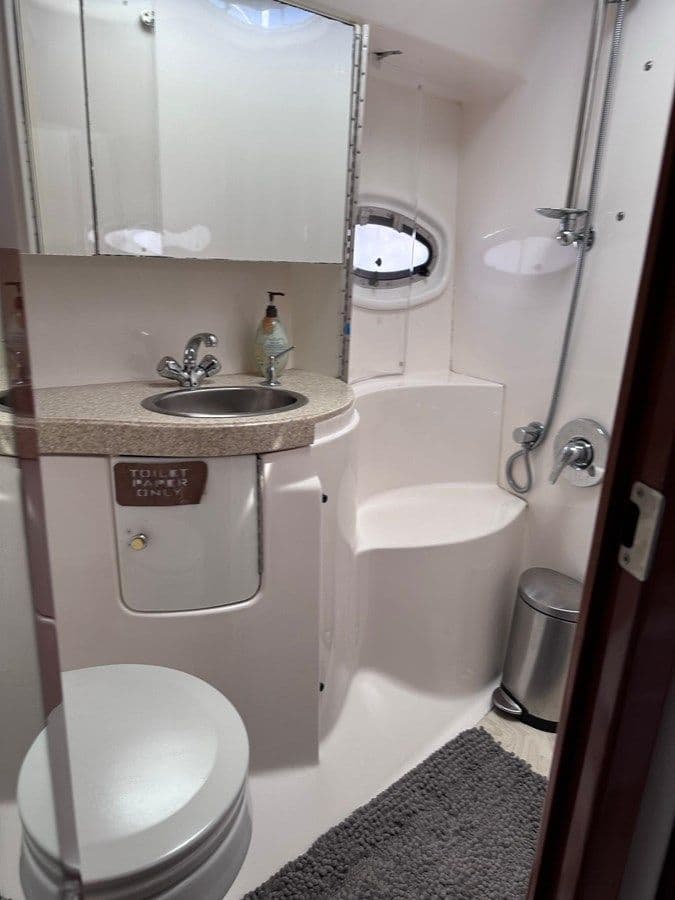 the best price on 2005 Regal Commodore 4260