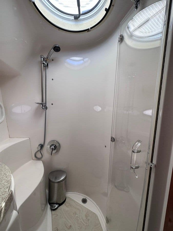 best yacht sales deals 2005 Regal Commodore 4260 - Regal