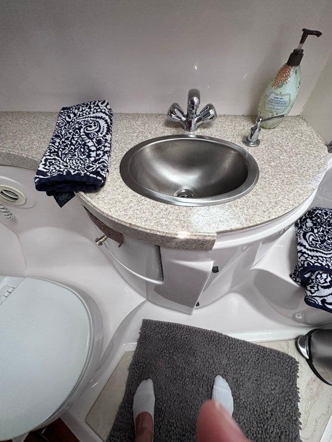 2005 Regal Commodore 4260 - Regal yacht sale