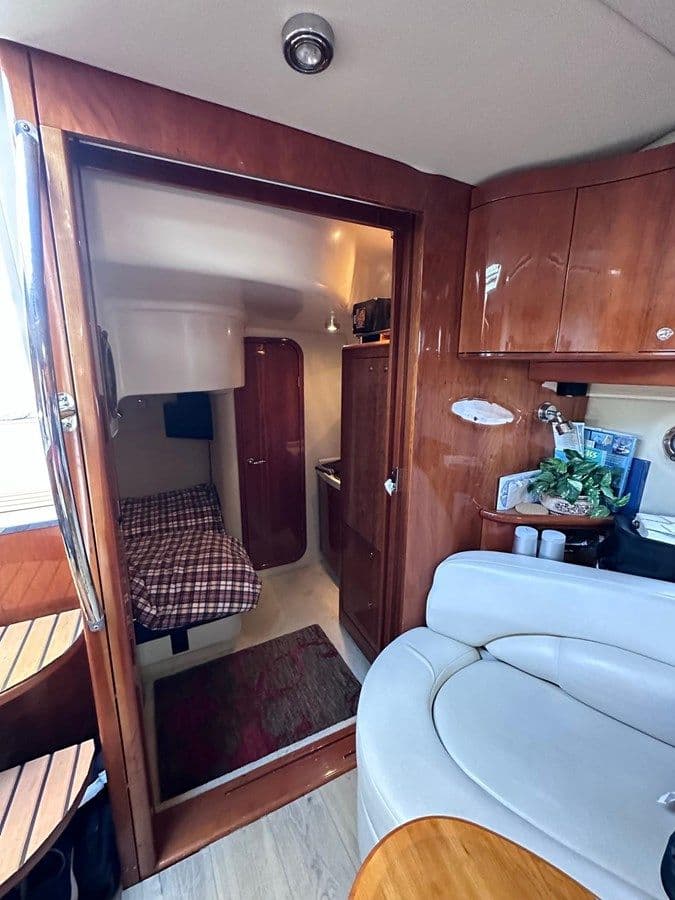 2005 Regal Commodore 4260 2005 yacht sale