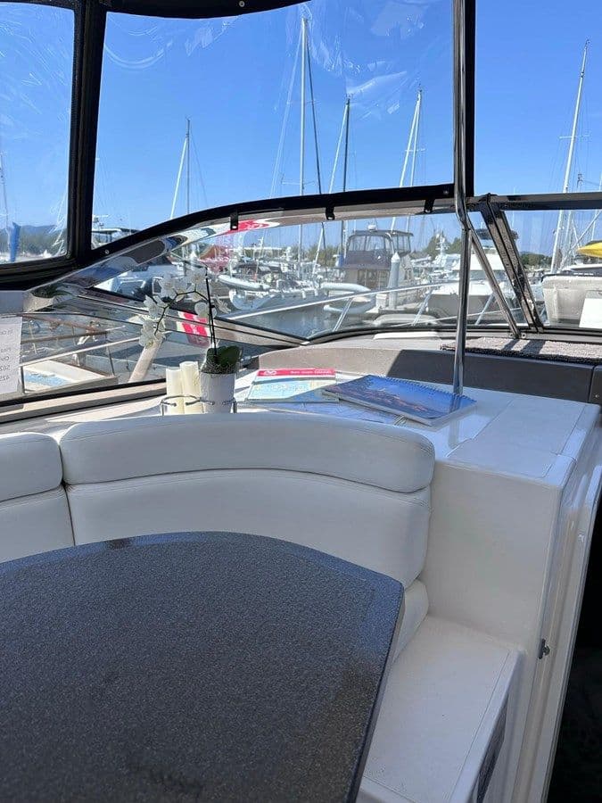 2005 Regal Commodore 4260 44 yacht sale