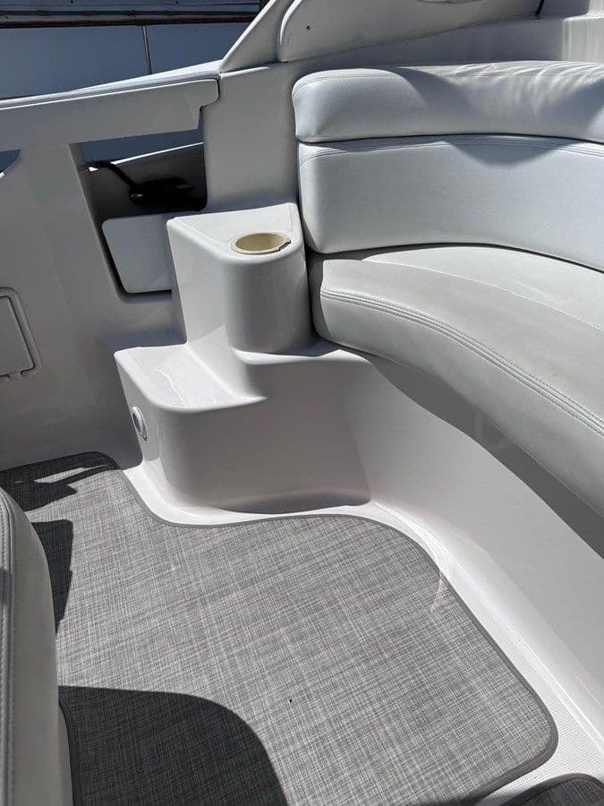 Buy a yacht 2005 Regal Commodore 4260 - Regal