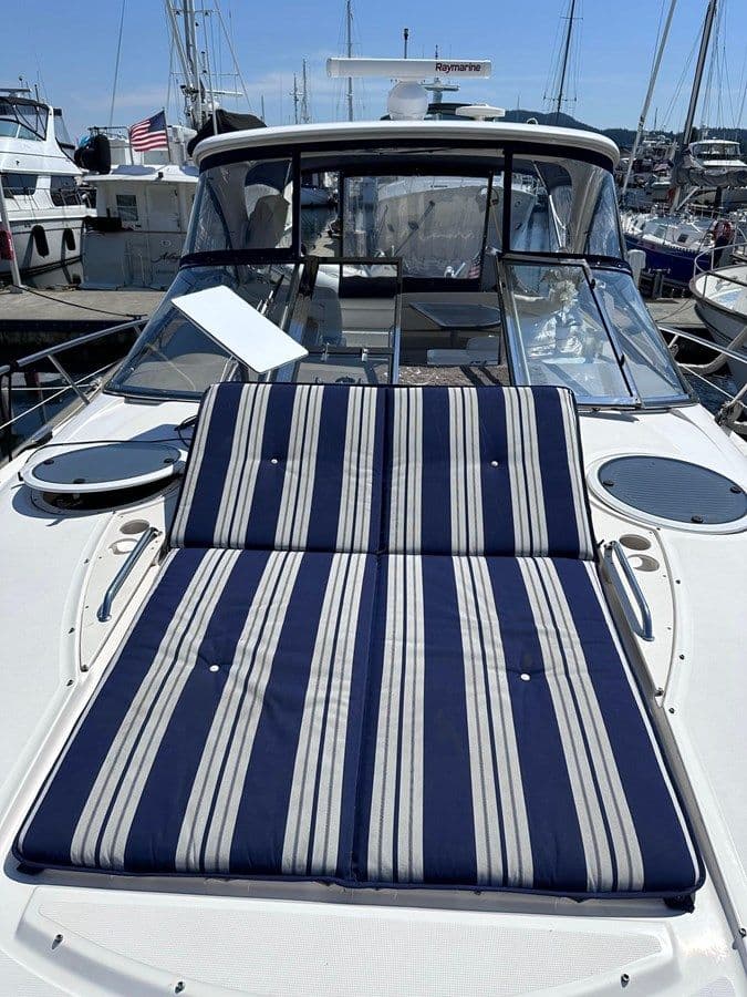 2005 Regal Commodore 4260 44