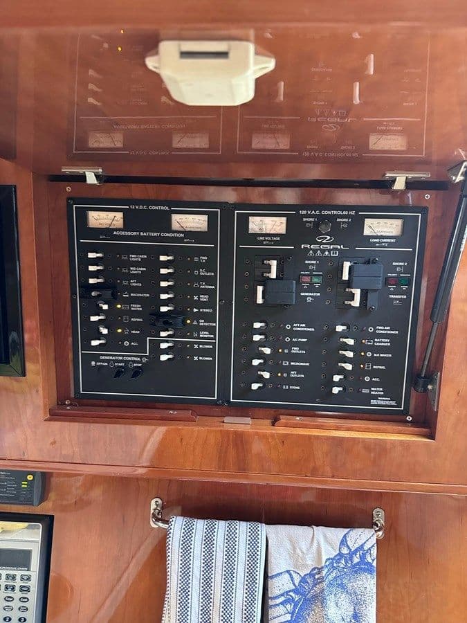 2005 Regal Commodore 4260 Commodore 4260 yacht sale