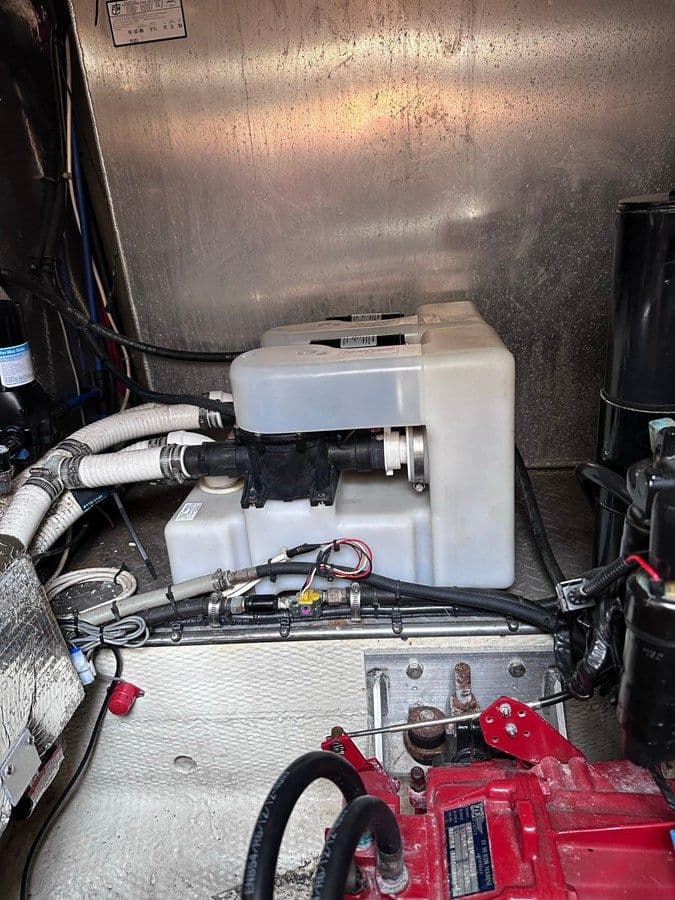 Buy a 2005 Regal Commodore 4260 Commodore 4260 at Shestakov Yacht Sales