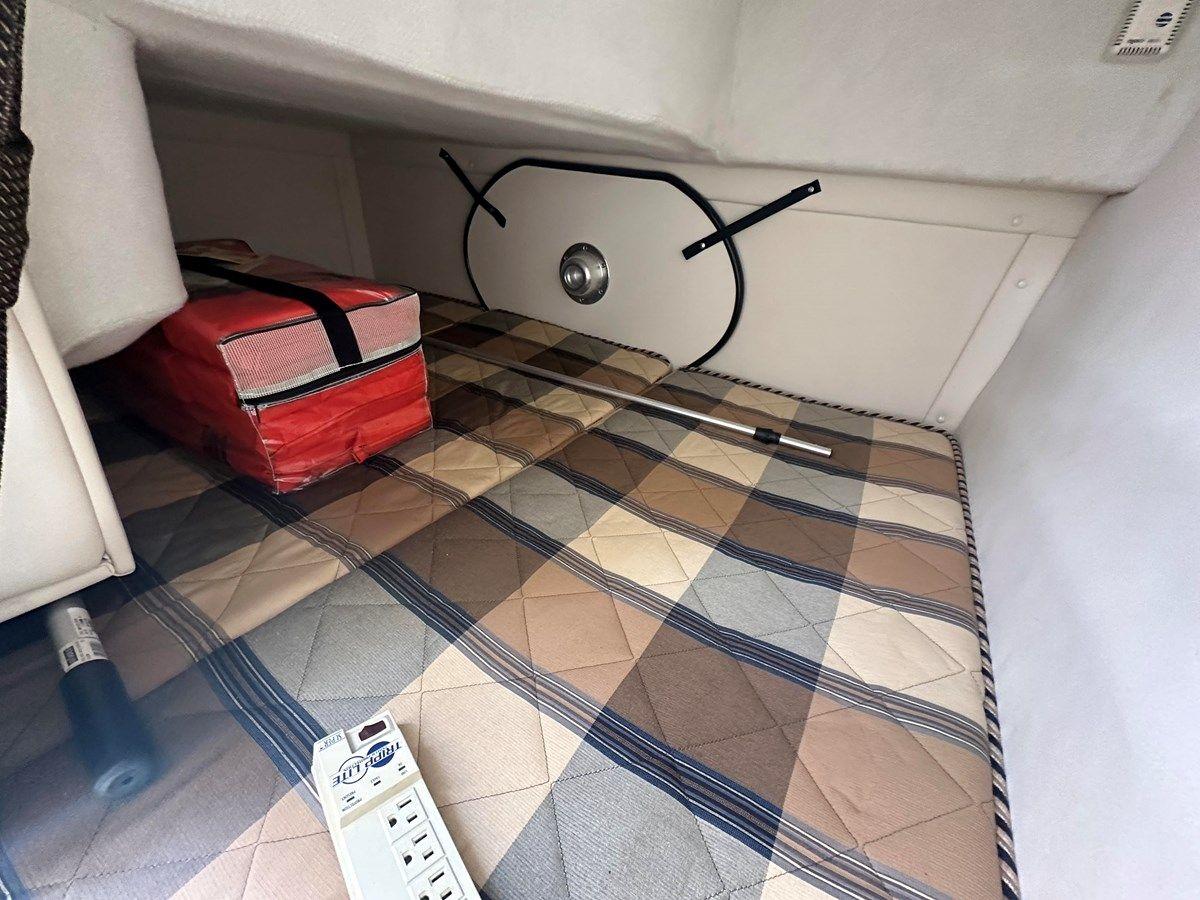 Купить яхту 2004 245 Monterey 2004 в Shestakov Yacht Sales