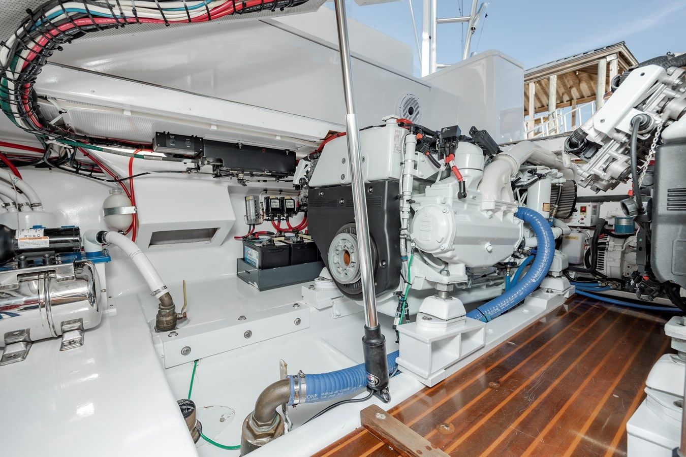 Купить яхту Nuts and Bolts Custom Express в Shestakov Yacht Sales