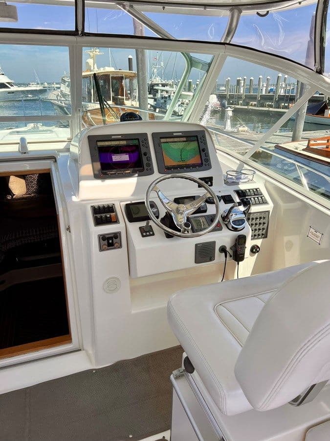 Buy a yacht Whitebird 2006