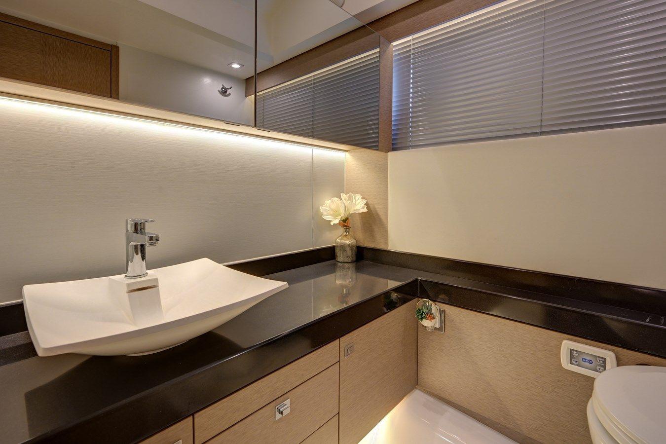 the best price on Lady Maro 2017