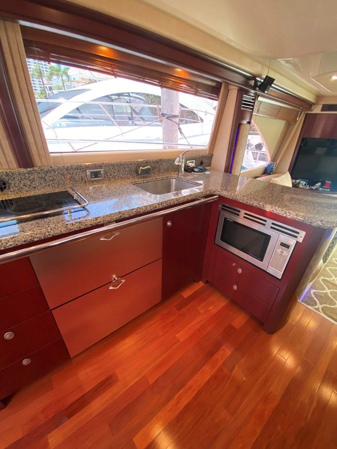 Buy a Blue Pearl - SEA RAY at Shestakov Yacht Sales