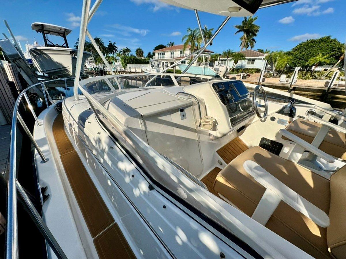 Buy a - 3200 Walk Around at Shestakov Yacht Sales