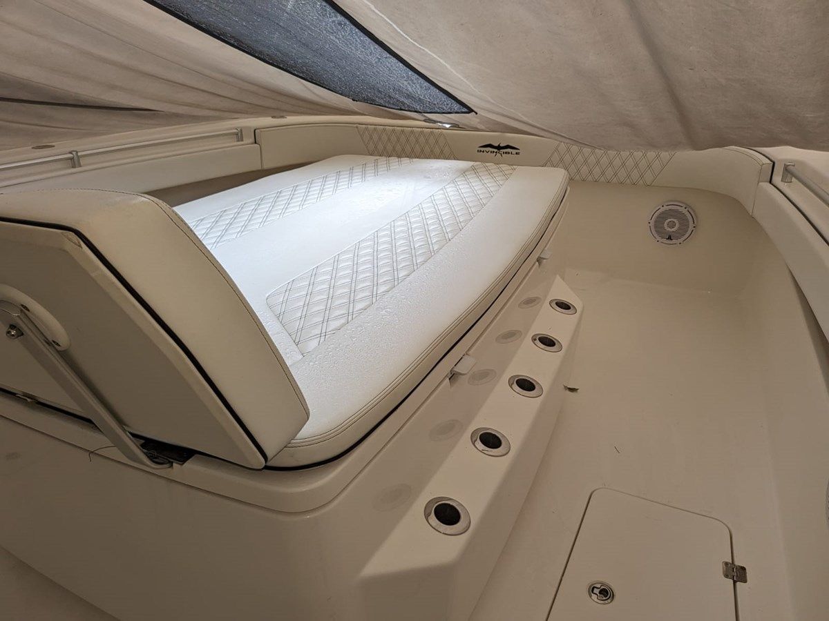 Лучшие предложения покупки яхты - - INVINCIBLE