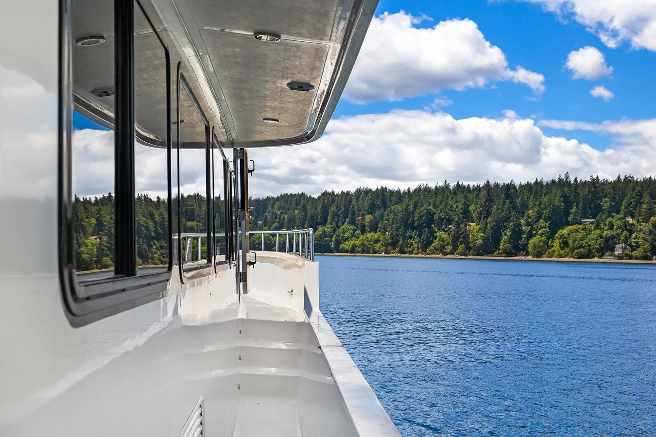 best yacht sales deals QUE SA-RAH SA-RAH - SYMBOL