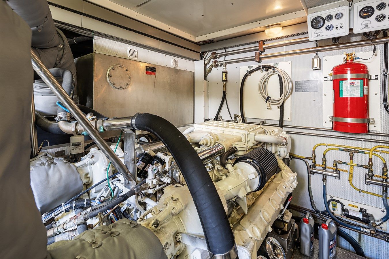 QUE SA-RAH SA-RAH Pilothouse