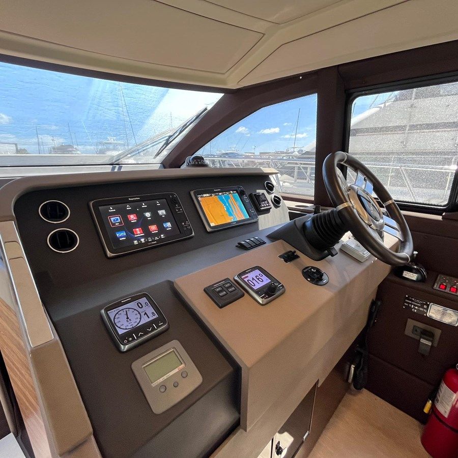 Buy a Mer-Sea 50 fly at Shestakov Yacht Sales