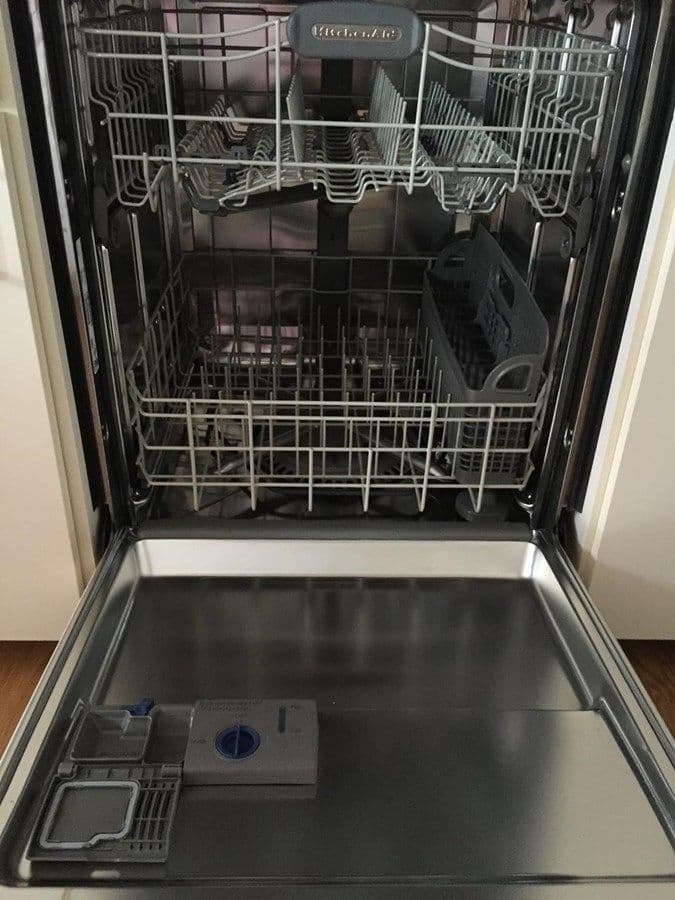 Buy a Lumber Away IV - Hatteras at Shestakov Yacht Sales