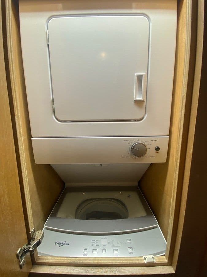 Buy a Lumber Away IV 70 at Shestakov Yacht Sales