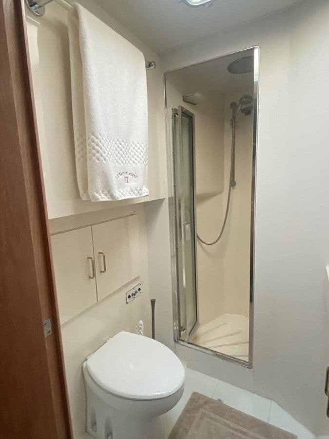 Buy a yacht Lumber Away IV 70