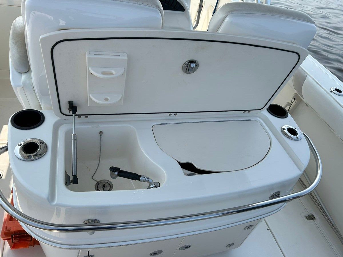 Buy a yacht 2009 Boston Whaler 320 Outrage Cuddy Cabin @ Puerto Vallarta 320 OUTRAGE CUDDY CABIN