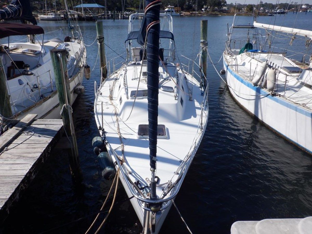 the best price on 1990 J Boats J34C 34