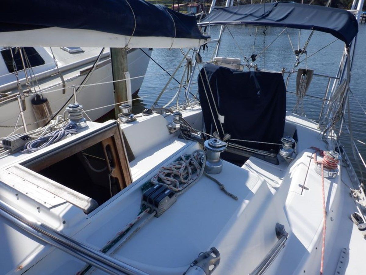 Buy a 1990 J Boats J34C 1990 at Shestakov Yacht Sales