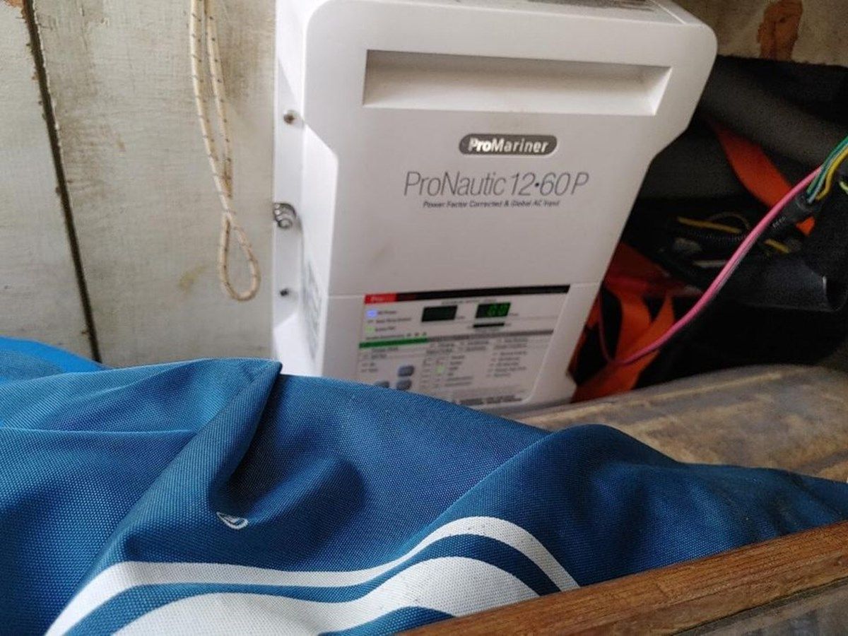 Buy a 1990 J Boats J34C at Shestakov Yacht Sales