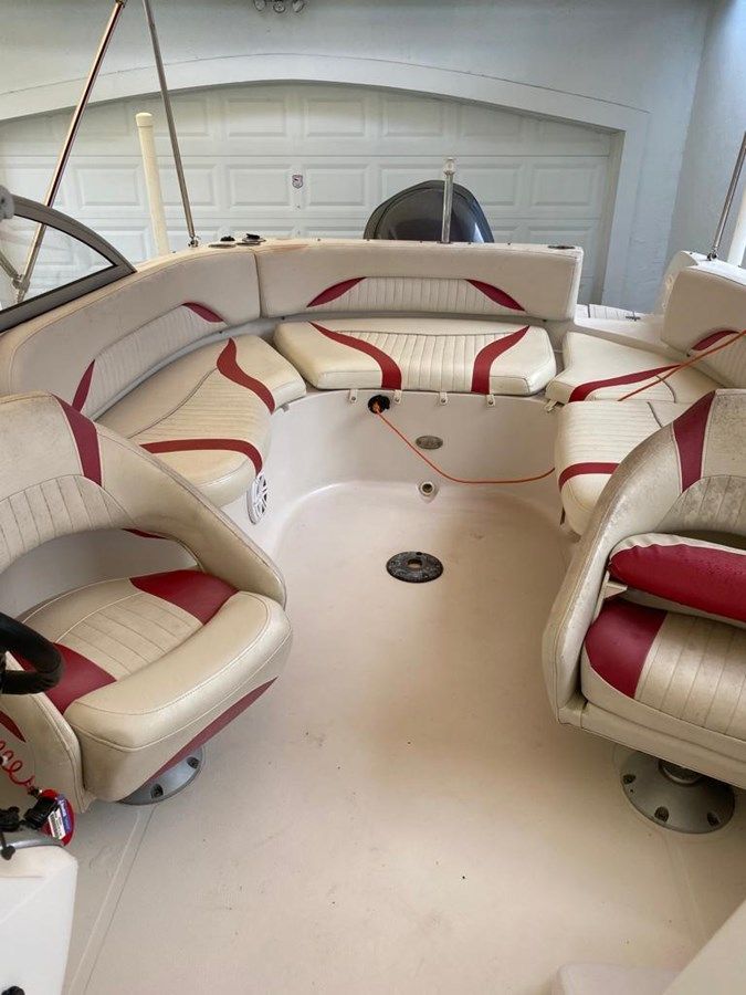 Buy a yacht 2010 Starcraft Sun Deck 2010