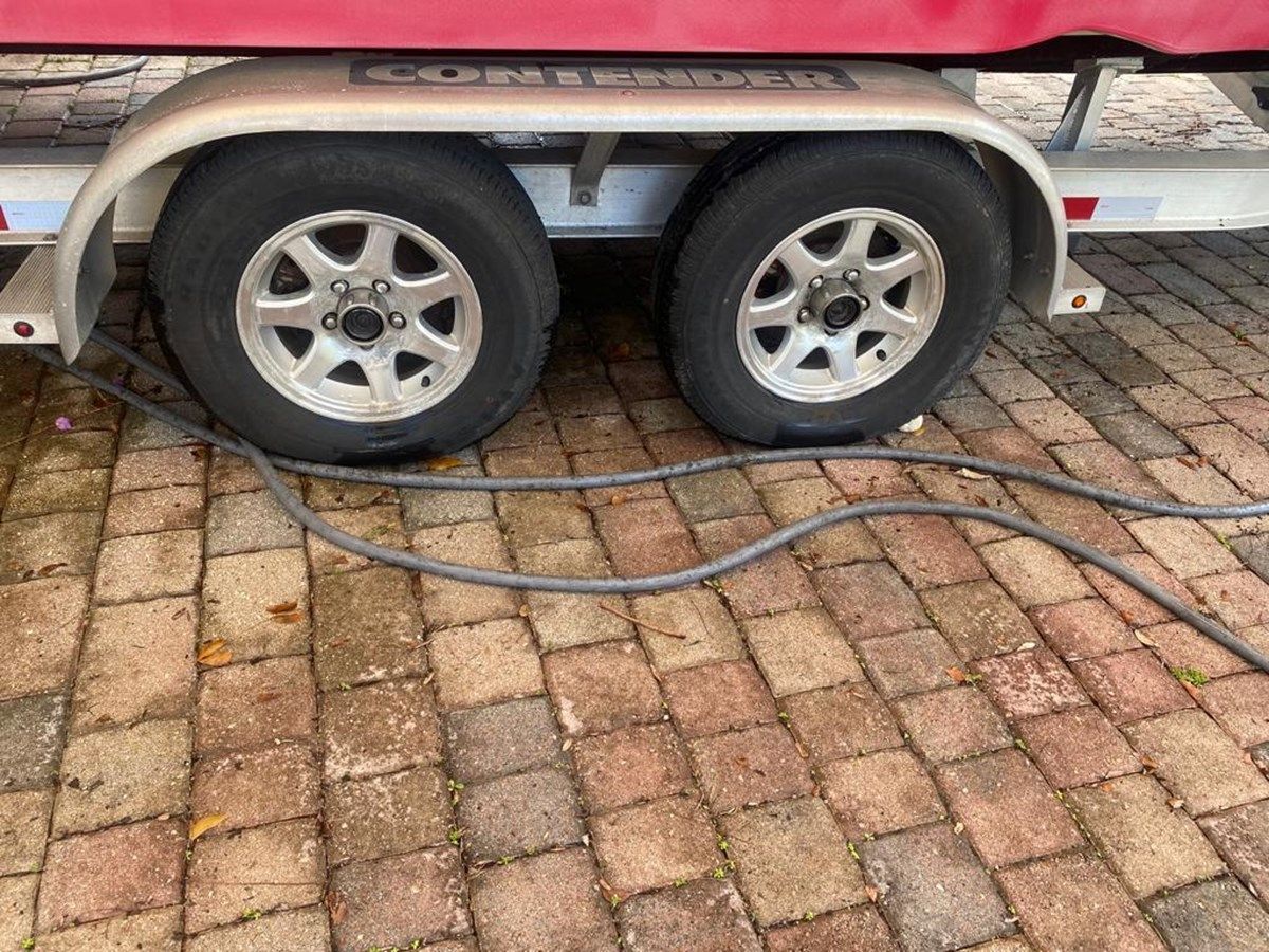 best yacht sales deals 2010 Starcraft Sun Deck 2010