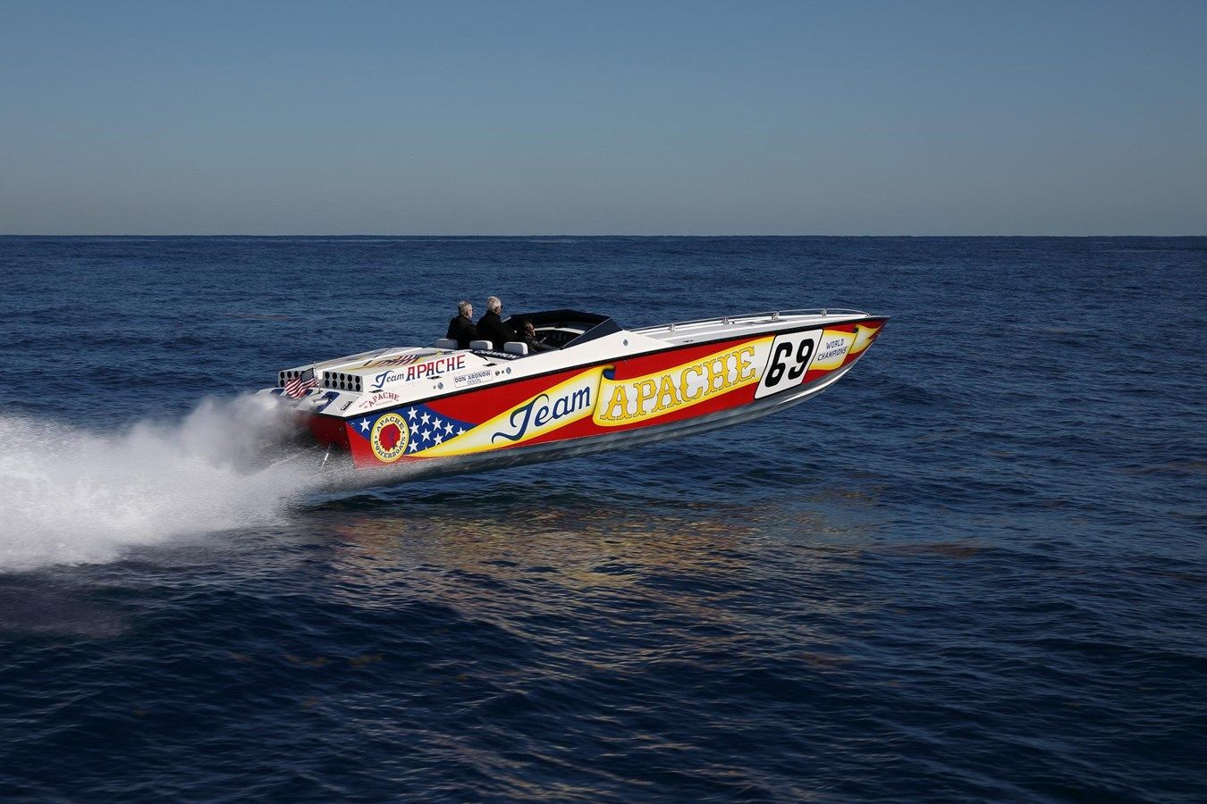 the best price on 1985 Apache 41 Race Done Aronow Design