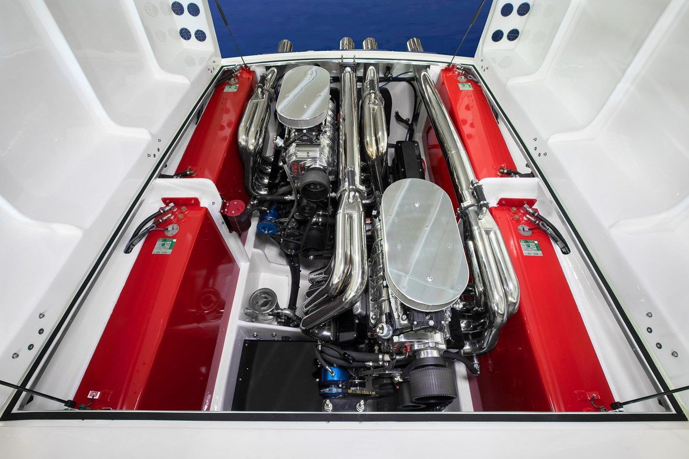 Buy a yacht 1985 Apache 41 Race Done Aronow Design 41 Race Done Aronow Design