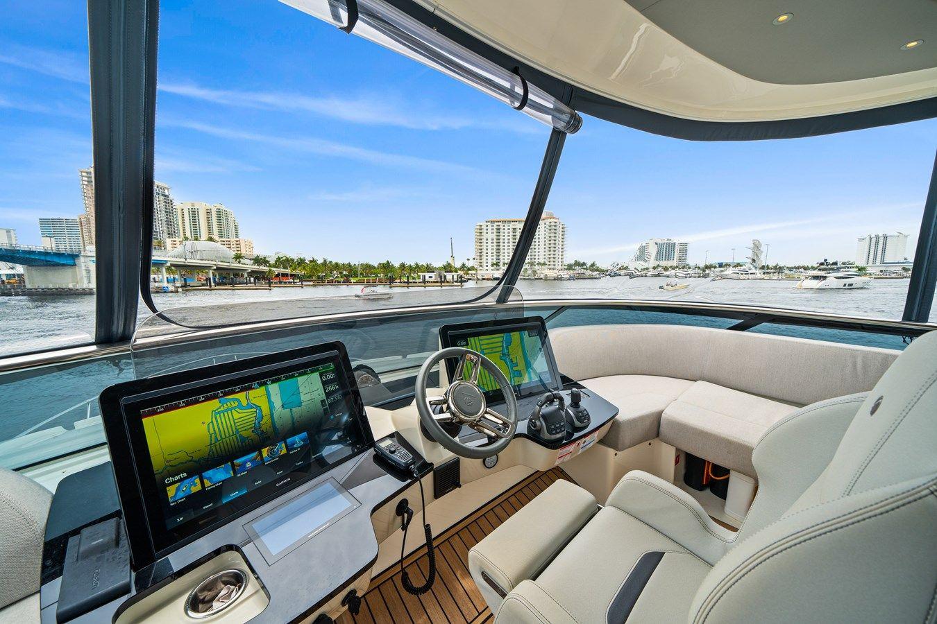 Buy a yacht NAVETTA 64 - Absolute Yachts