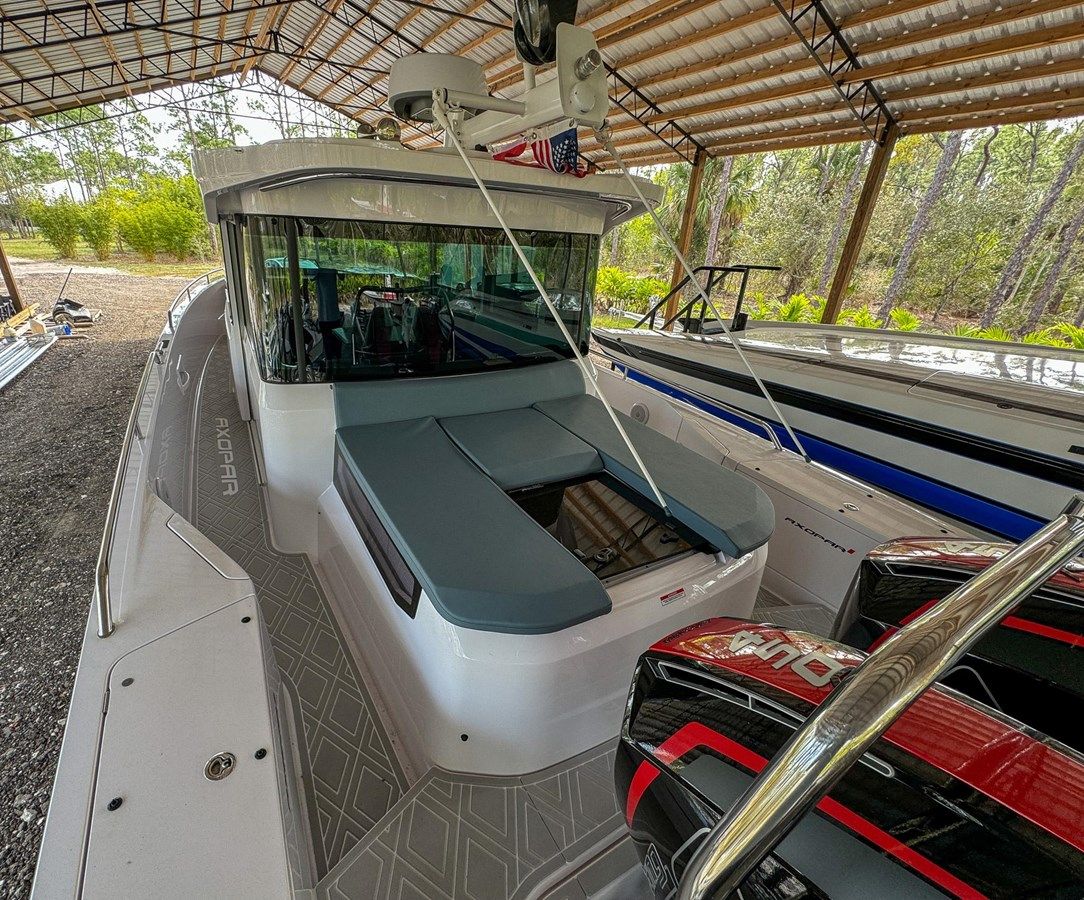 2022 Axopar 37 XC Cross Cabin Brabus - Axopar yacht sale
