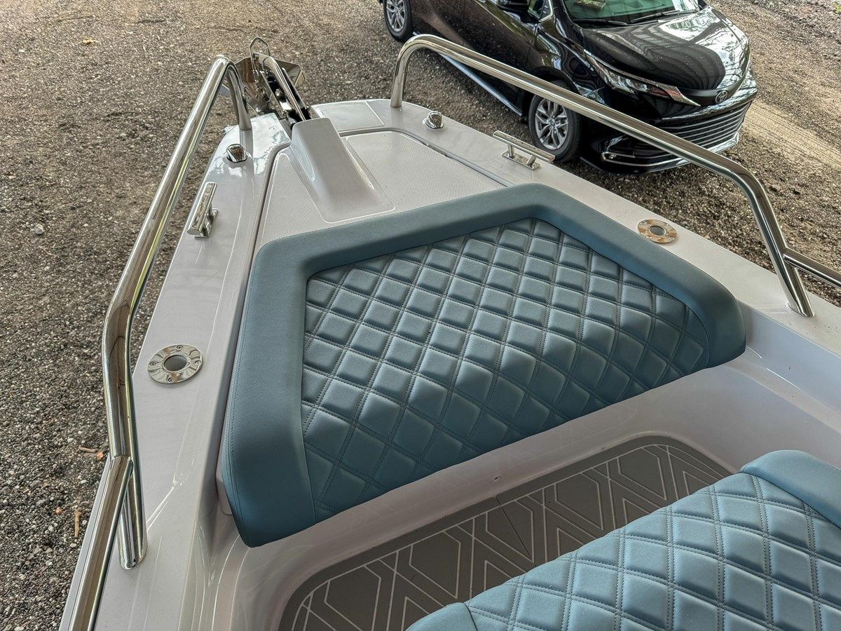 2022 Axopar 37 XC Cross Cabin Brabus - Axopar price