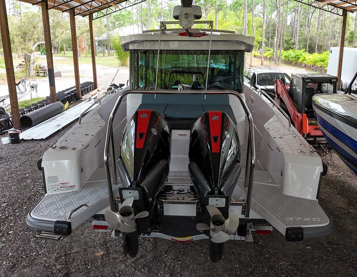 2022 Axopar 37 XC Cross Cabin Brabus - Axopar price