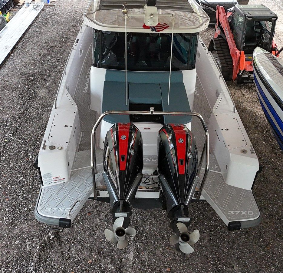2022 Axopar 37 XC Cross Cabin Brabus - Axopar yacht sale