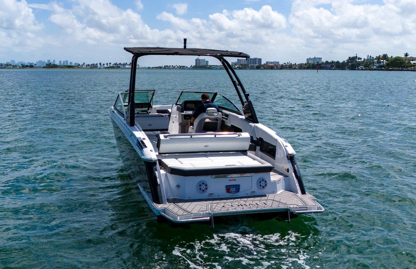 Buy a yacht 2021 Cobalt R8