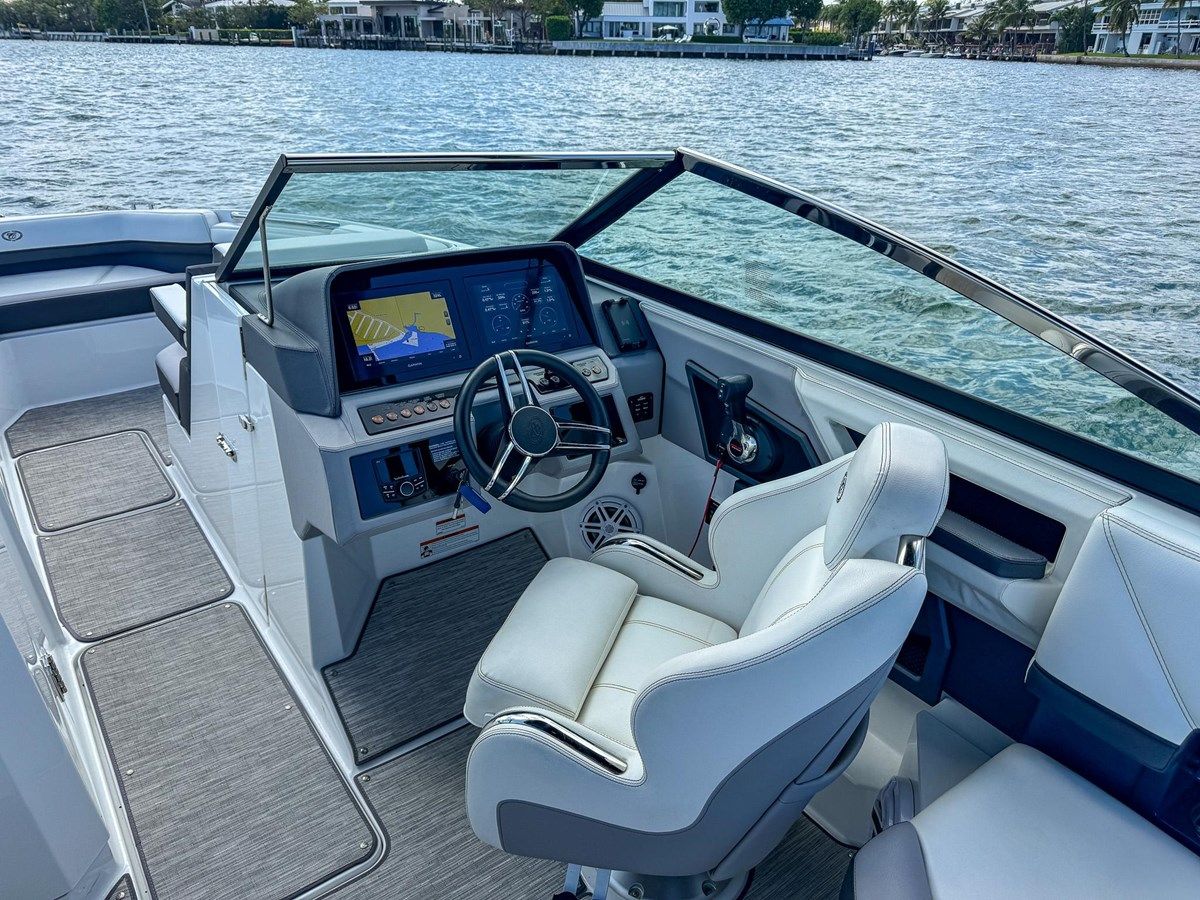 best yacht sales deals 2021 Cobalt R8 - COBALT