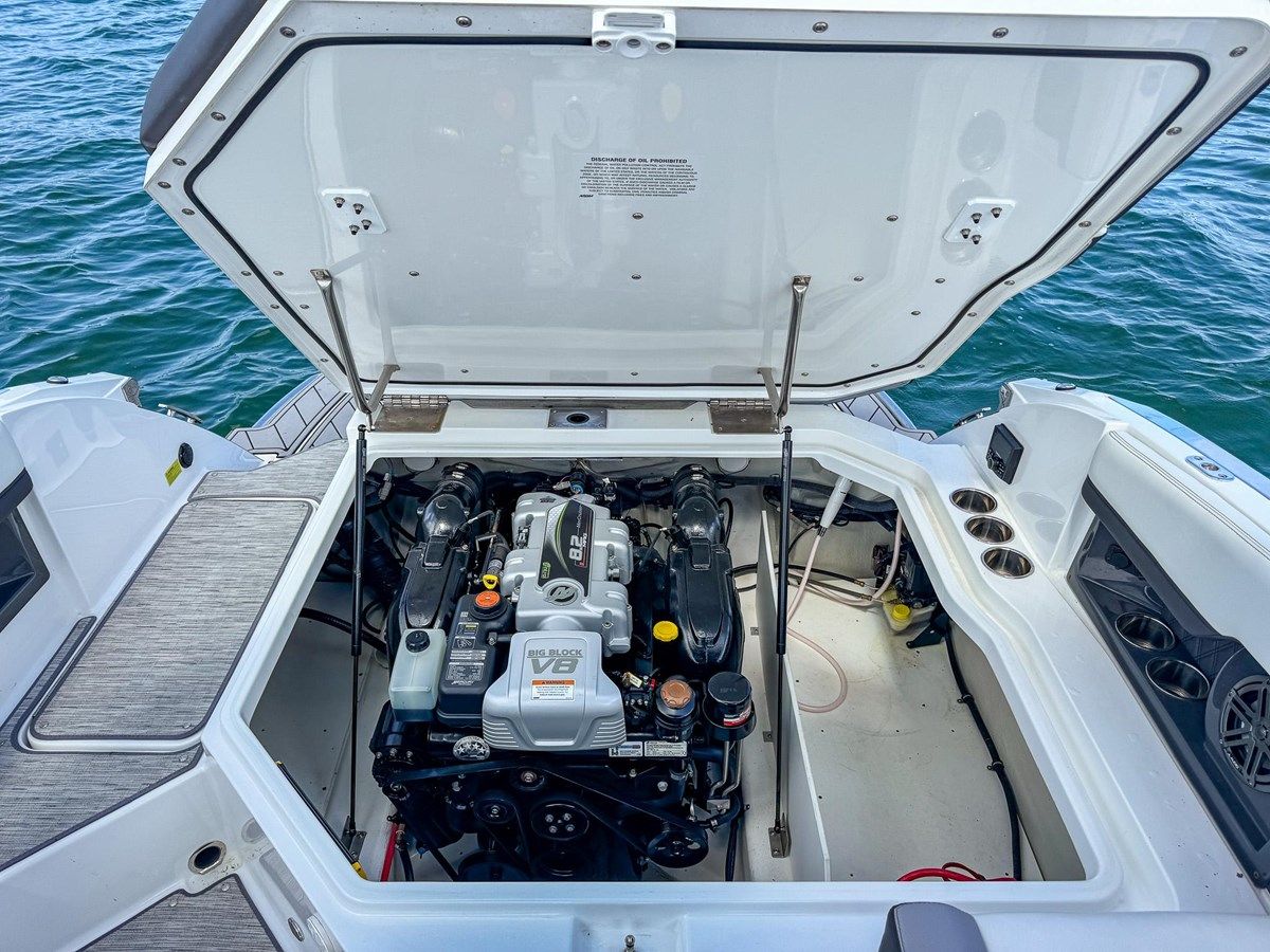 2021 Cobalt R8 - COBALT yacht sale