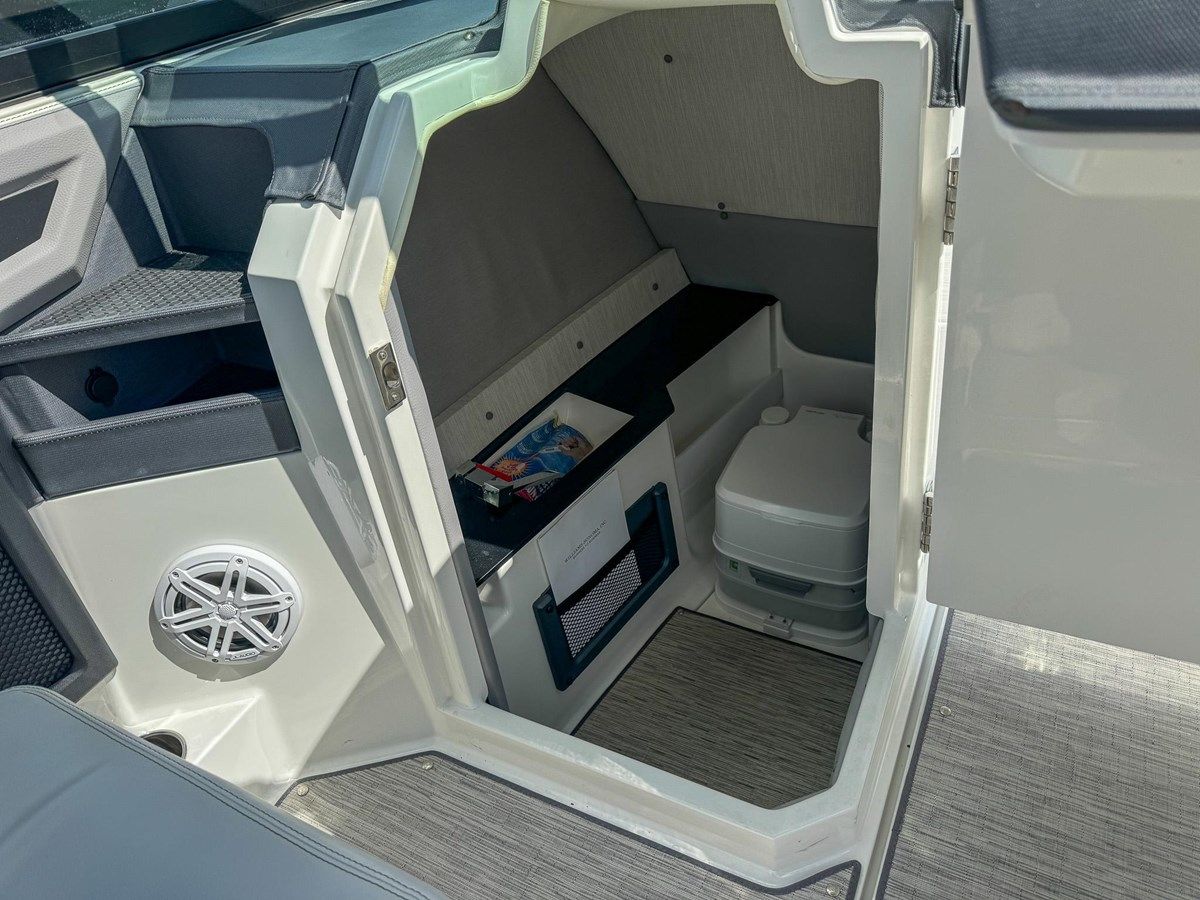 best yacht sales deals 2021 Cobalt R8