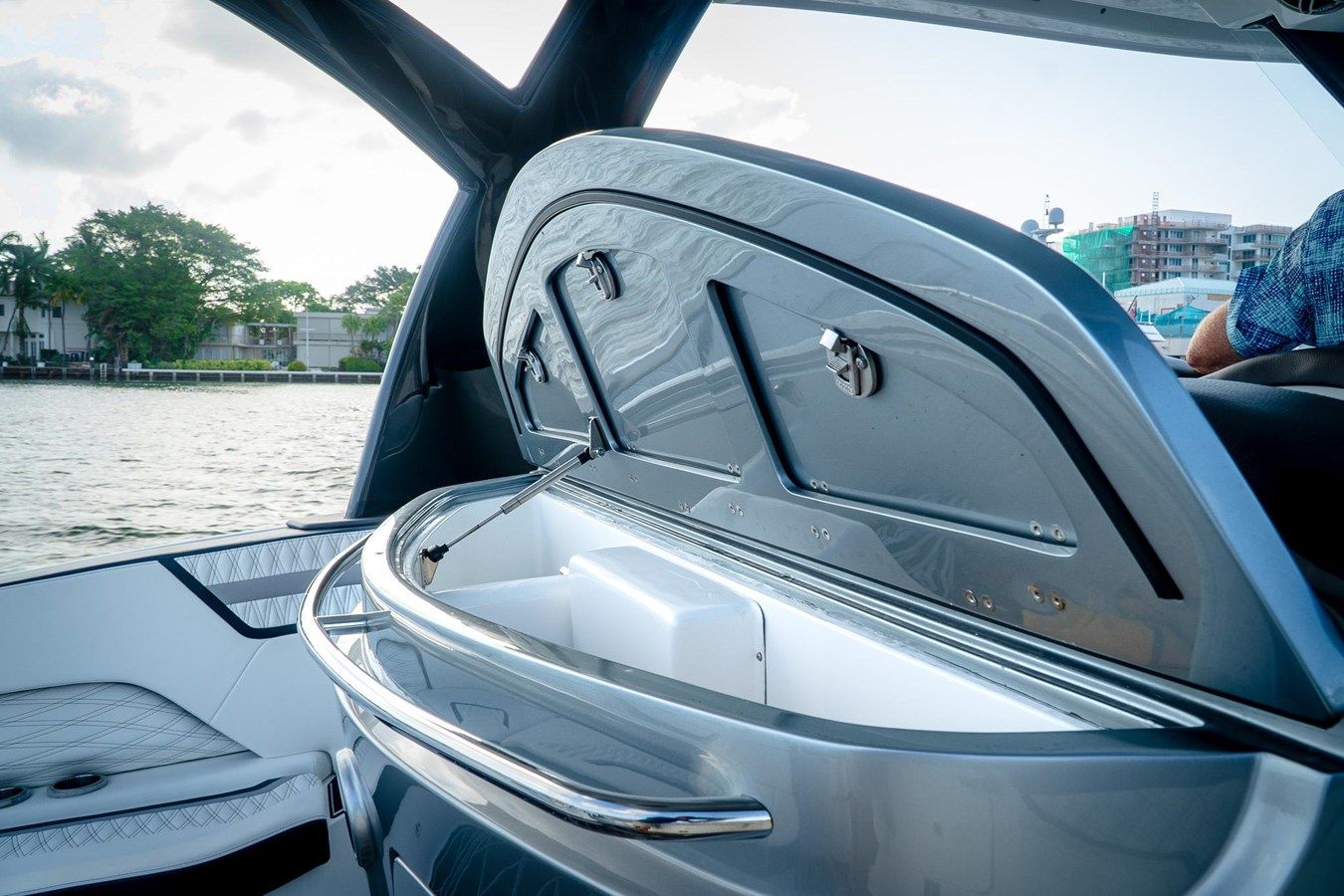 best yacht sales deals 2022 MTI V50 - MTI