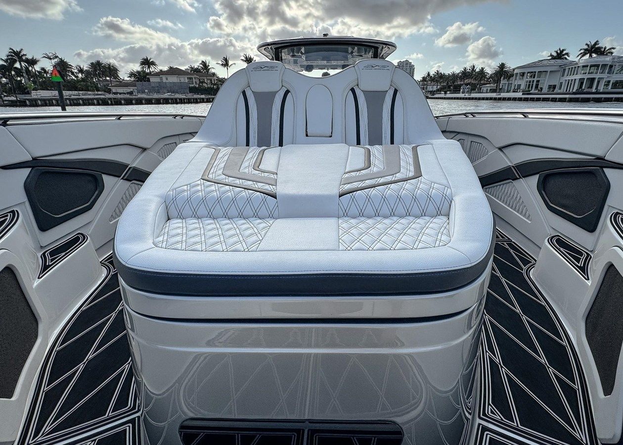 2022 MTI V50 yacht sale